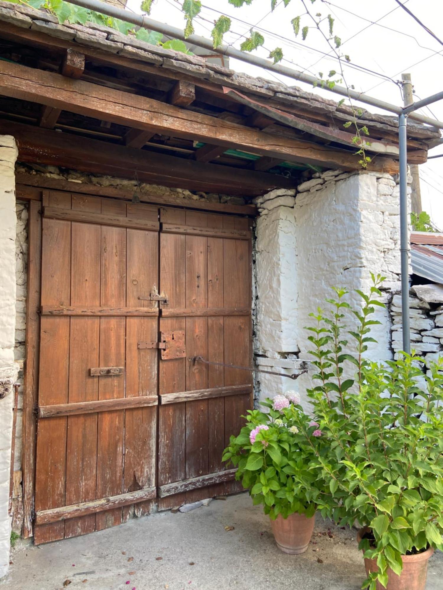 Stonetale Garden Guesthouse Гірокастра Екстер'єр фото