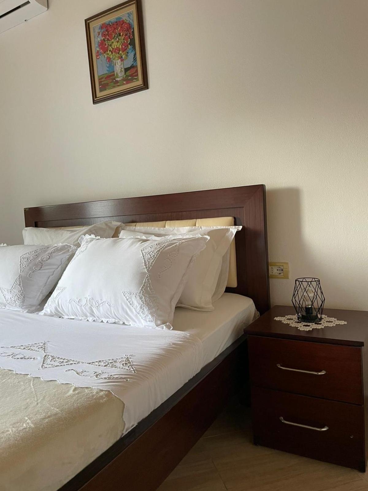 Stonetale Garden Guesthouse Гірокастра Екстер'єр фото