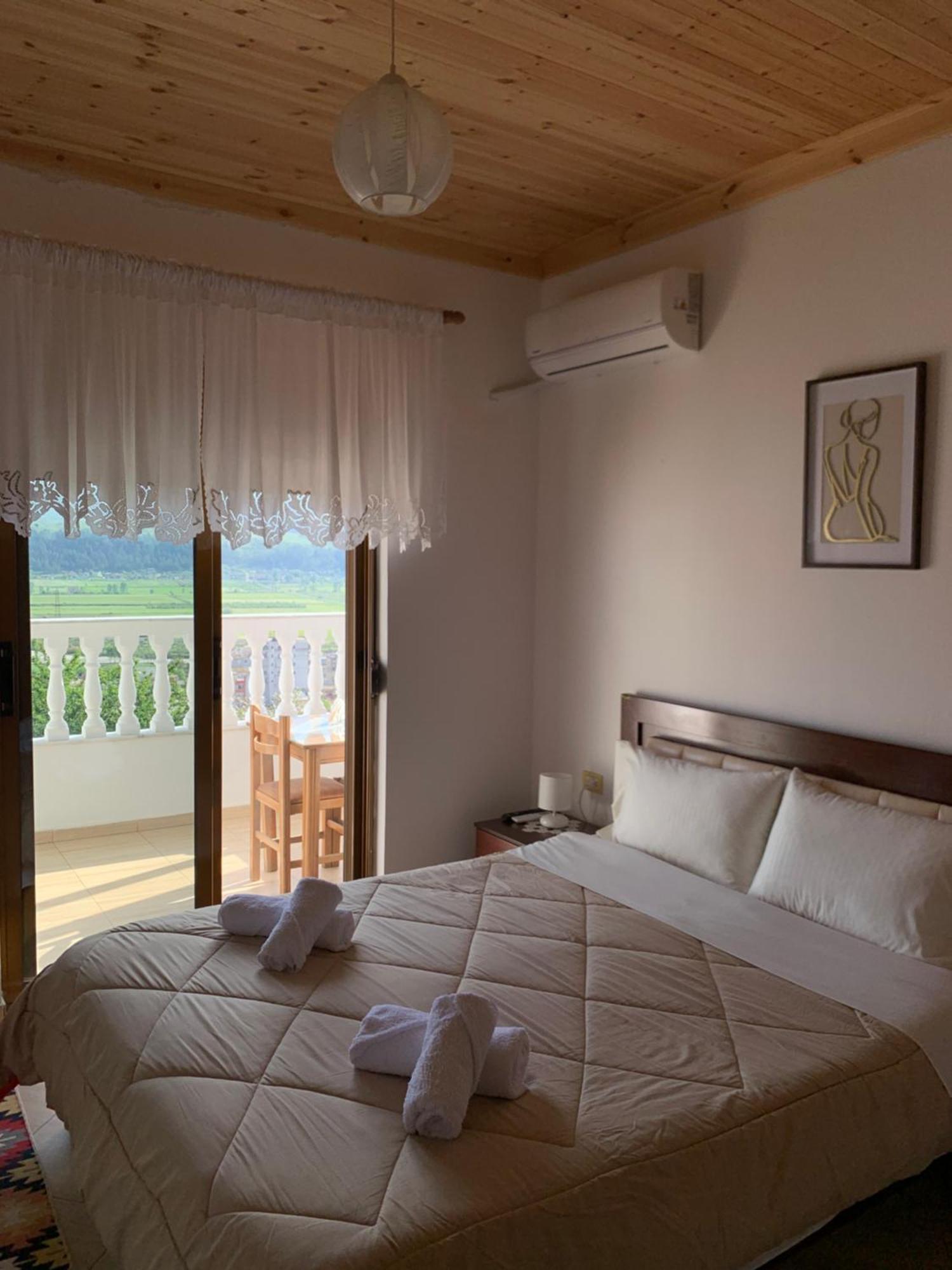 Stonetale Garden Guesthouse Гірокастра Екстер'єр фото