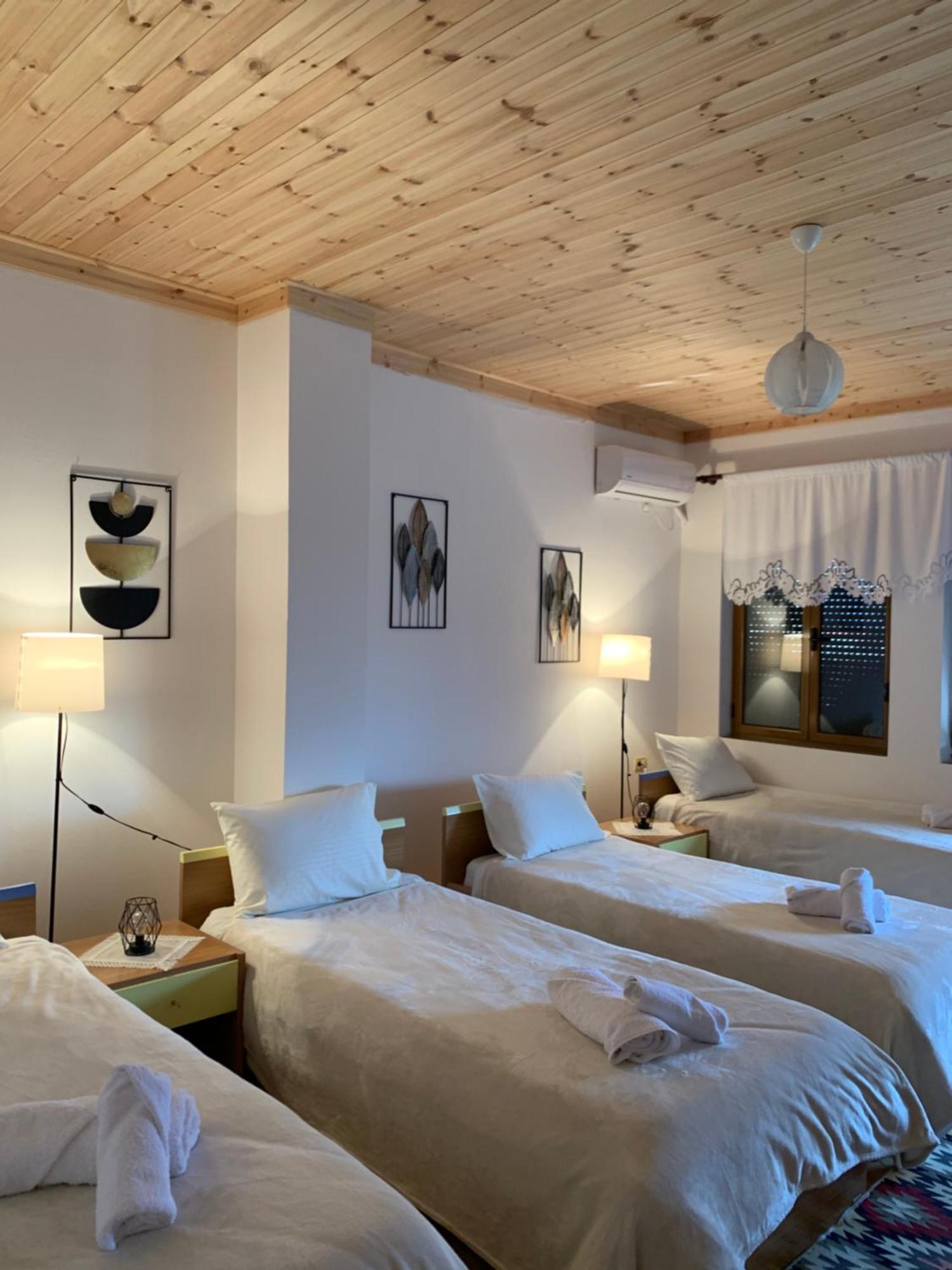 Stonetale Garden Guesthouse Гірокастра Екстер'єр фото