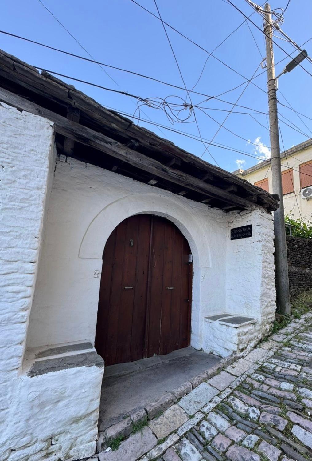 Stonetale Garden Guesthouse Гірокастра Екстер'єр фото